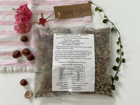 Namiešaná kaša: Quinoa s lieskovými orieškami