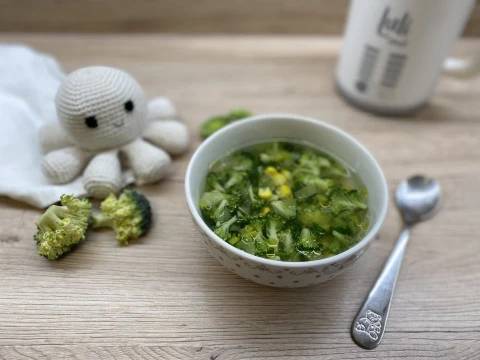 Brokolicová polievka s kukuricou a pórom