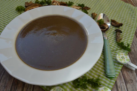 Cukinovo-hríbová polievka