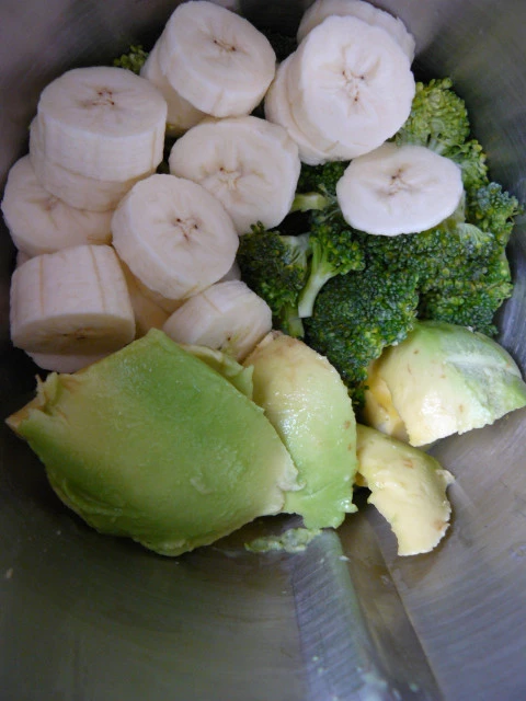 Brokolicovo-avokádový smoothie