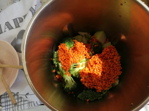 PYRÉ kalerábovo - brokolicové s červenou šošovicou
