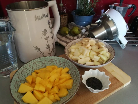 Hruškovo - mangová smoothie miska