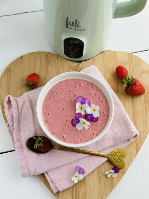 Jahodová smoothie miska