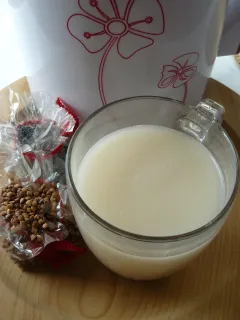 Pohánkovo-makové rastlinné mlieko