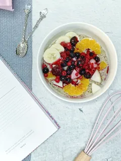 Kaša z quinoa s mandľovým mliekom