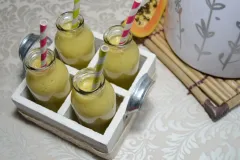 Avokádo-kiwi-papája smoothie