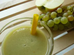 Hroznovo-jablkové smoothie