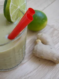 Mango-avokádo smoothie