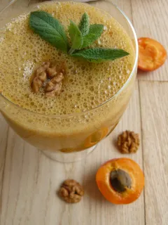 Marhuľovo-pomarančové smoothie
