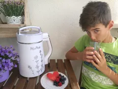Melónové smoothie s čučoriedkami a malinami