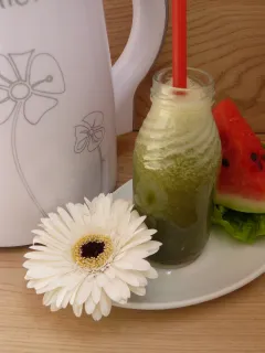 Smoothie z reďkovkových listov a melónu
