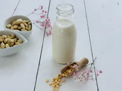Hrachovo-orechové rastlinné mlieko