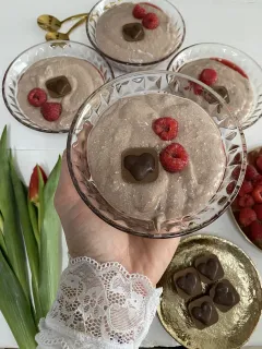 Domáci tvarohový miláčik s horúcimi višňami