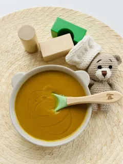 Hráškový príkrm s cuketou a mrkvou