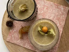 Smoothie banán-kiwi-physalis