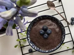 Čučoriedková smoothie miska