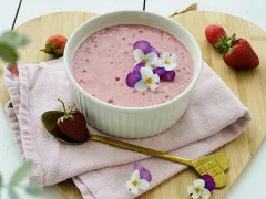 Jahodová smoothie miska