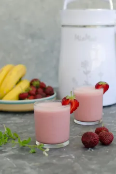 Jahodovo-kefírový milkshake od @skatulkavkuchyni