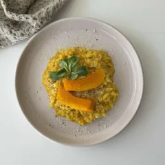 Rizoto s hokaido a syrom gorgonzola