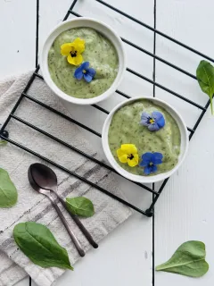 Špenátová smoothie miska