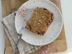 Tvarohový crumble so slivkami